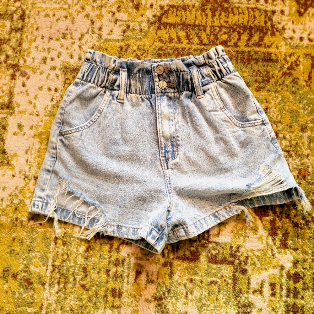 The Cutest paperbag waist Jean shorts